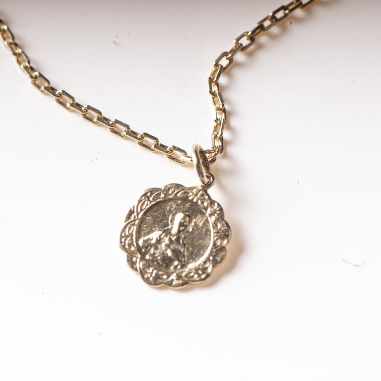 Pulsera de oro 18k con dijes - imagen 2