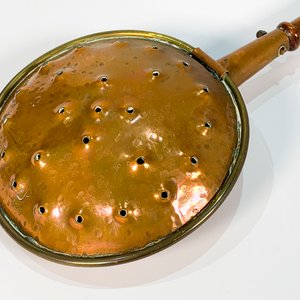 Sahumador de Cobre y Madera con Mango Largo - imagen 3