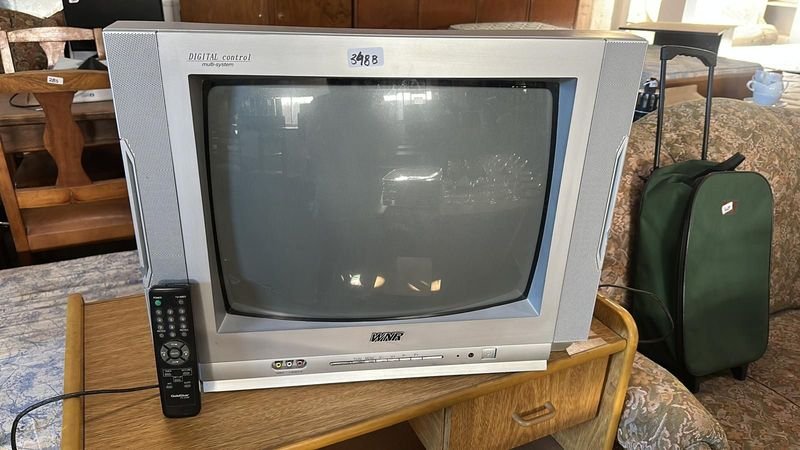 TV WNR DE TUBO - Televisor de tubo con control remoto - imagen 2
