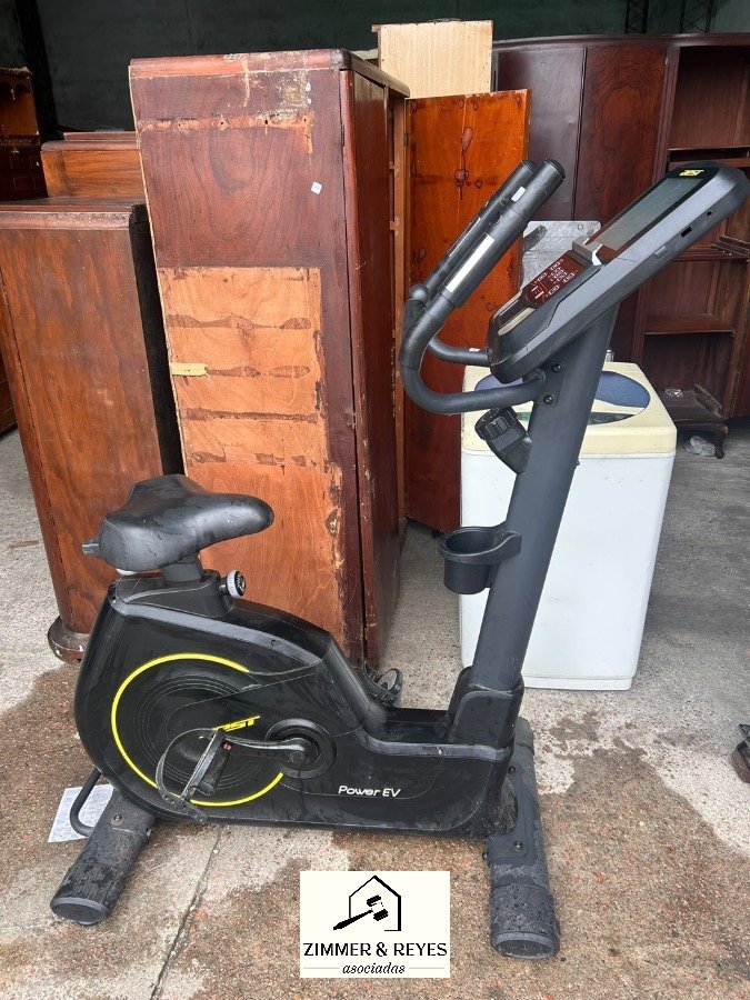 Bicicleta Ergométrica Vertical Best Power EV Negra y Amarilla