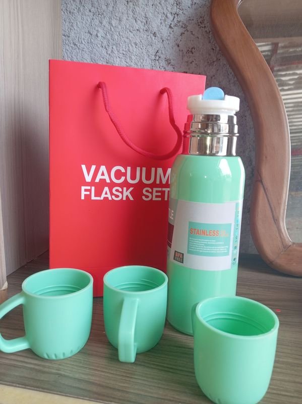 Termo con 3 Vasos Mint