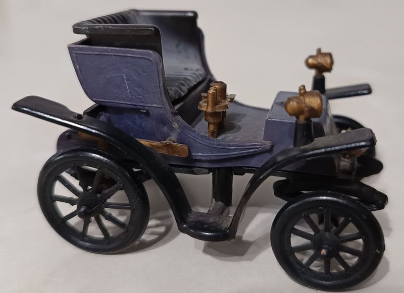 Réplica de un FIAT de 1899 en plástico - imagen 3