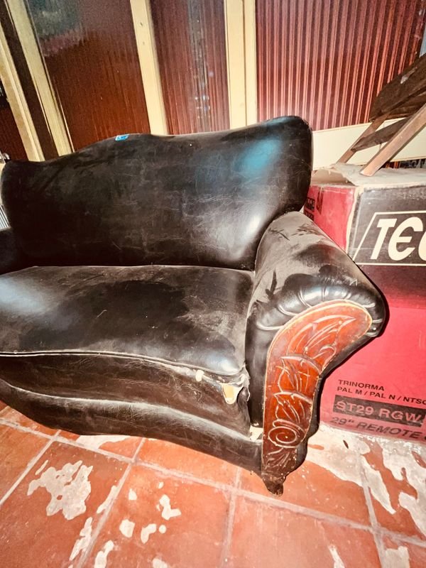 Sillon Frances Tapizado Negro - Muebles Usados - imagen 3