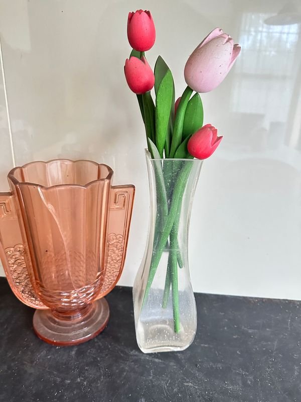 Colección de Floreros de Vidrio con Flores Coloridas - imagen 3
