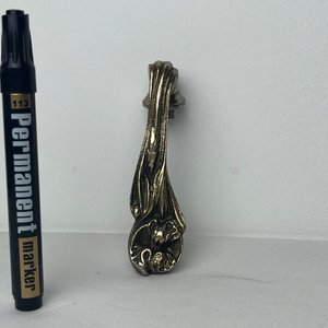 Llamador de Puerta de Bronce Macizo Repujado - imagen 3