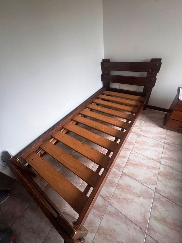 Camas de 1 plaza con respaldo de madera - imagen 4