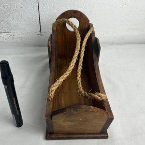 Porta Vino de Madera con Asas de Yute - imagen 4