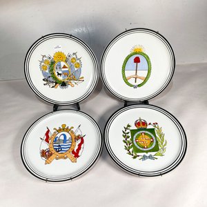 Lote de 4 Platos Decorativos con Escudos Nacionales e Internacionales - Industria Uruguaya - imagen 2
