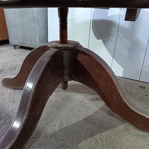 Sillón Giratorio Antiguo de Madera con Asiento de Caña - imagen 3