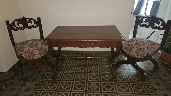 Mesa y butacas en robles - Muebles de madera - imagen 1