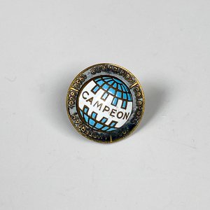 Pin de Fútbol Uruguay Campeón 1924-1928-1930 Esmaltado - imagen 2