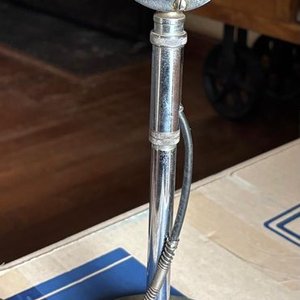Micrófono antiguo de mesa marca Astatic, modelo D-104 - imagen 2