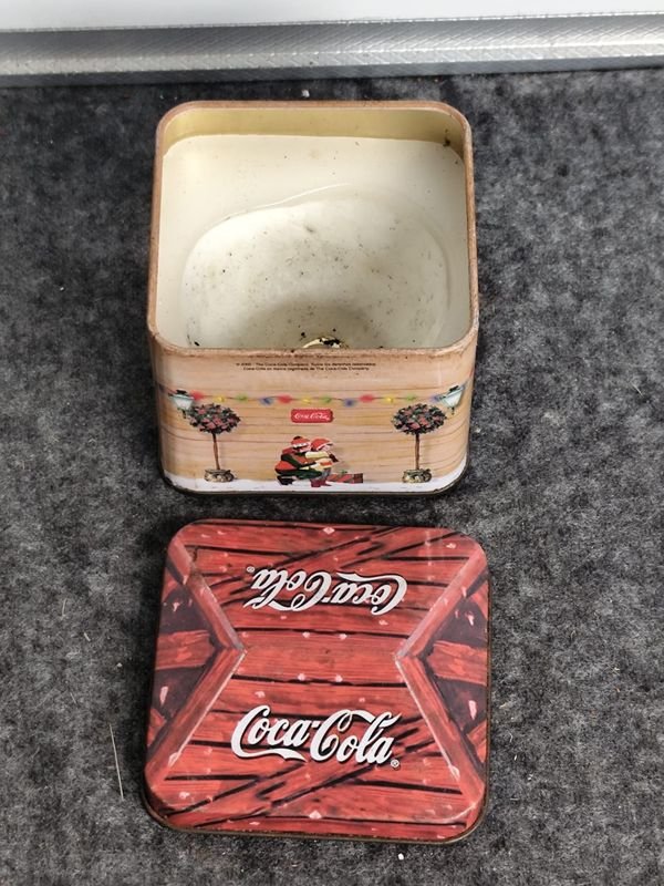 Lata Coca-Cola Decorativa con Vela Aromática Navideña