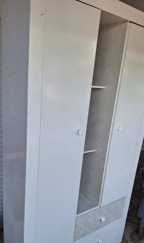 Ropero blanco para hogar - imagen 2