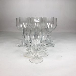 Lote siguiente: Once Copas de Cristal Hialino de Distintos Tamaños
