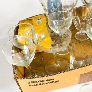 Lote de 27 Piezas de Cristalería Variada: Copas y Vasos - imagen 3