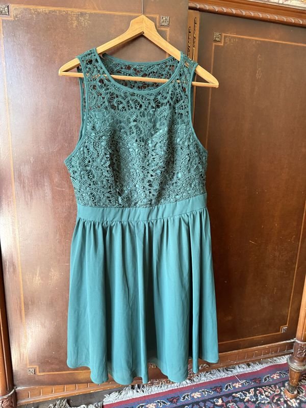 Vestido SHEIN Curve Verde Esmeralda Talla 0XL con Encaje