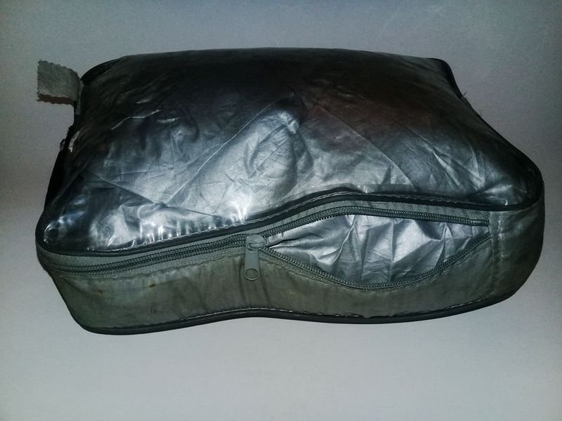 Funda cubre auto gris nueva con cierre de cremallera - imagen 2