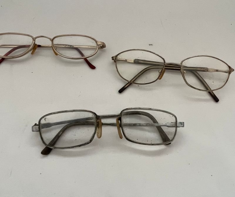 Lentes de Ojo con Diseño Moderno y Accesorios - imagen 4