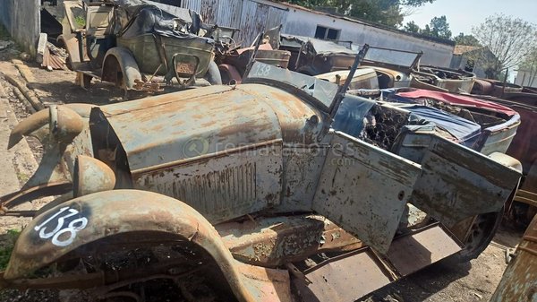 Lote de Autos Antiguos y Clásicos para Restaurar