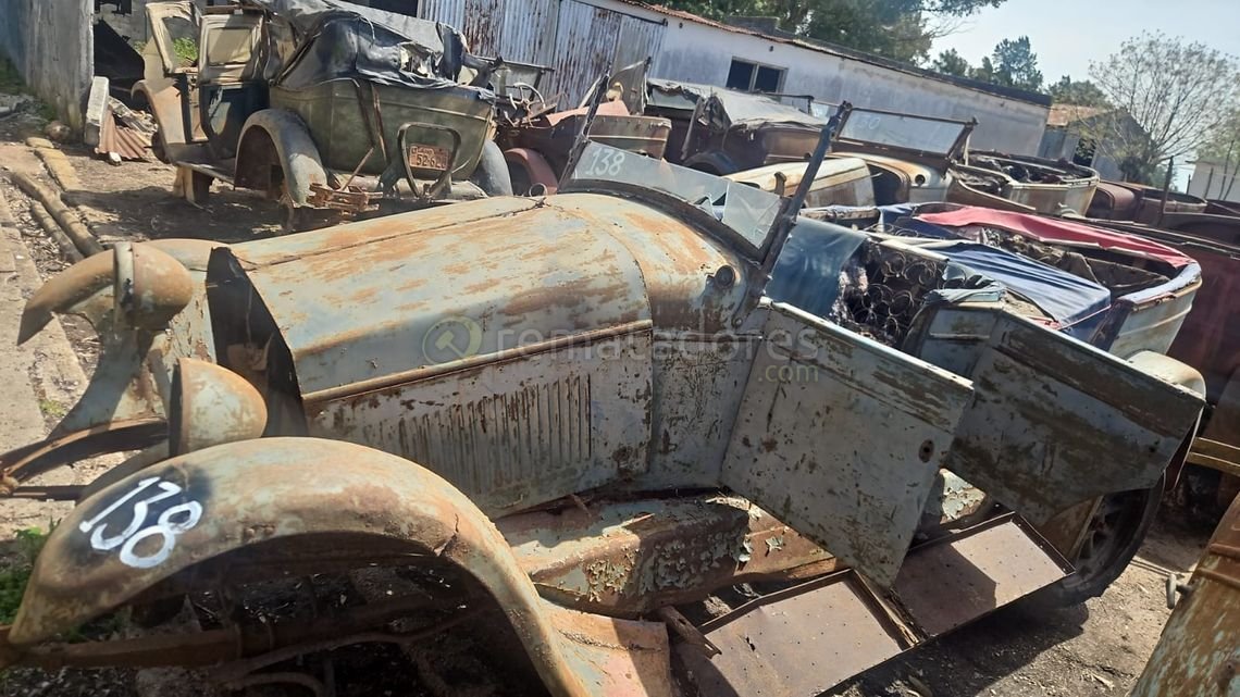Lote de Autos Antiguos y Clásicos para Restaurar