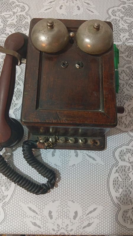 Teléfono Antiguo de Magneto Alemán de Madera