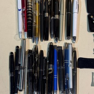 Lote de más de 30 lapiceras de colección, motivos deportivos y eventos - imagen 4