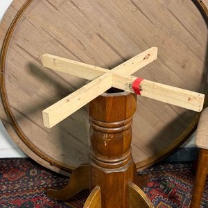 Comedor de madera estilo moderno con tapa redonda revirada - imagen 5