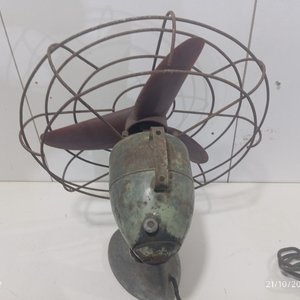 Antiguo Ventilador de Mesa Metálico con Rejilla de Hierro - imagen 6