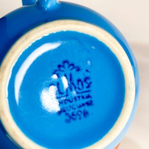 Juego de Loza Azul y Amarillo: Tetera, Lechera, Taza y Plato - imagen 4