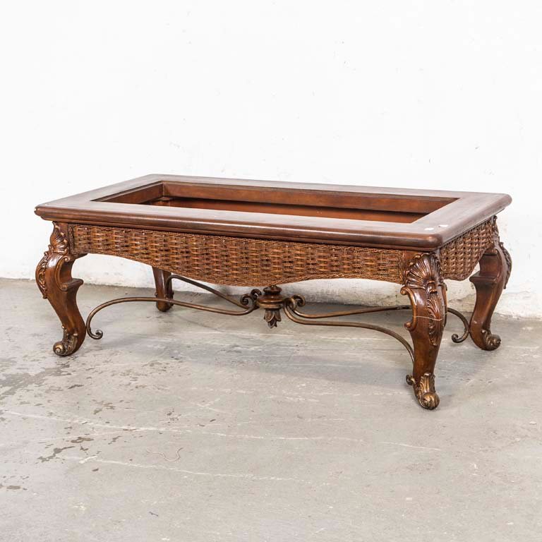 Lote anterior: Mesa de living con diseño de madera y ratán