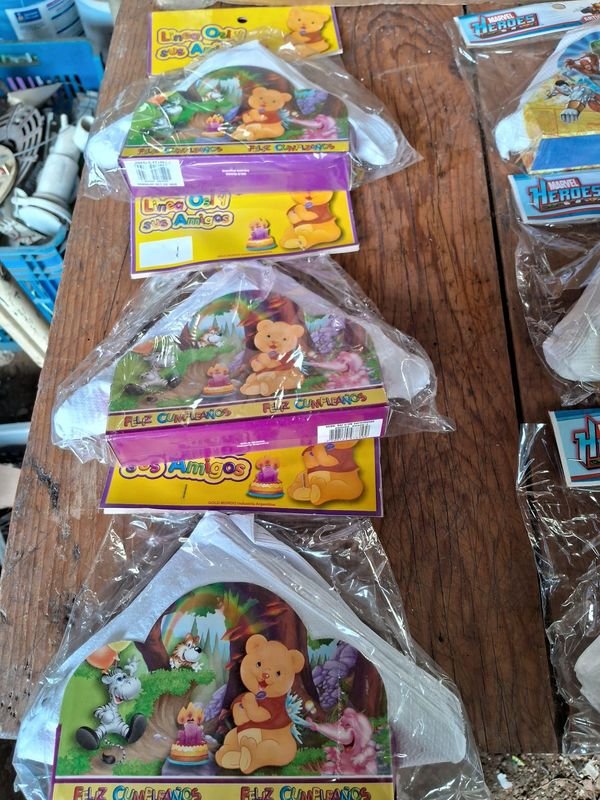 Gran lote de servilletas con motivos infantiles - imagen 3