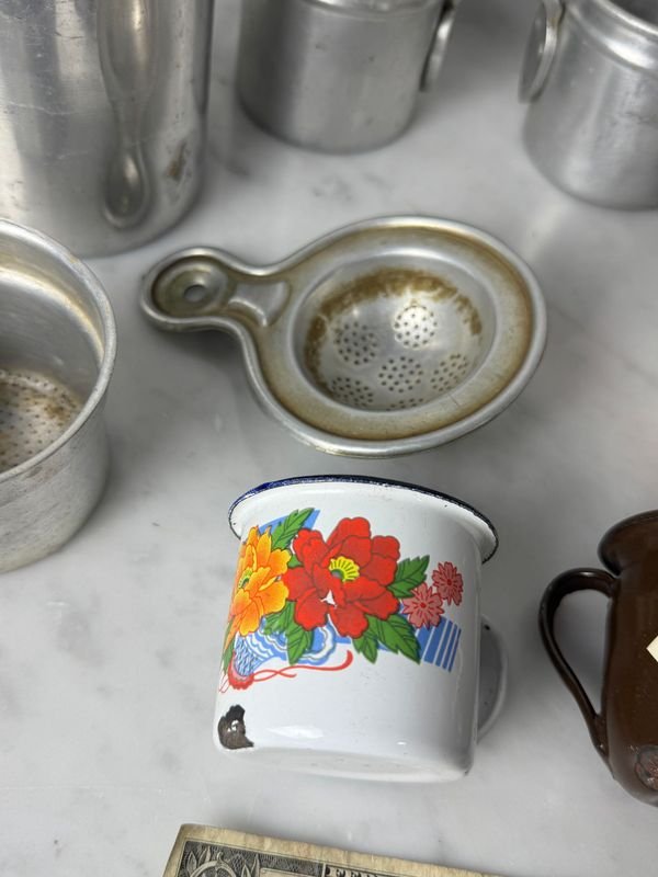 Lote de piezas en aluminio y esmaltadas para decoración - imagen 11
