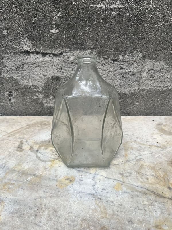 Lote anterior: Botella de vidrio Art Deco inglesa