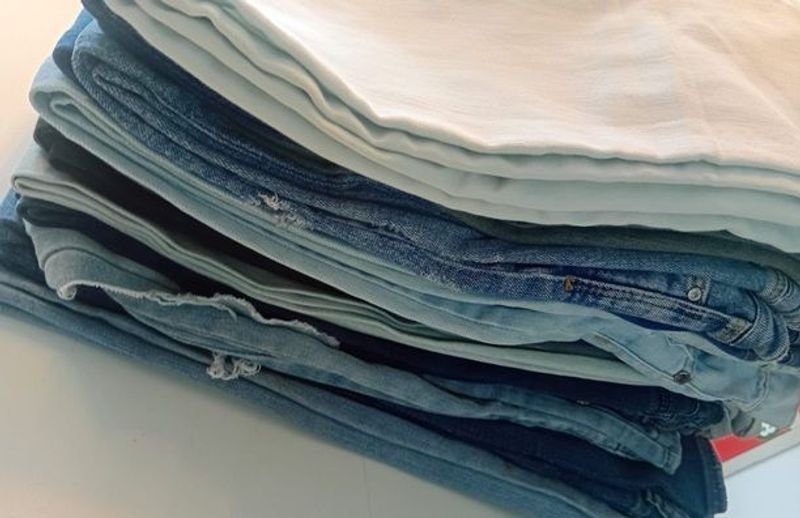 Ropa de jeans unisex en buen estado - imagen 3