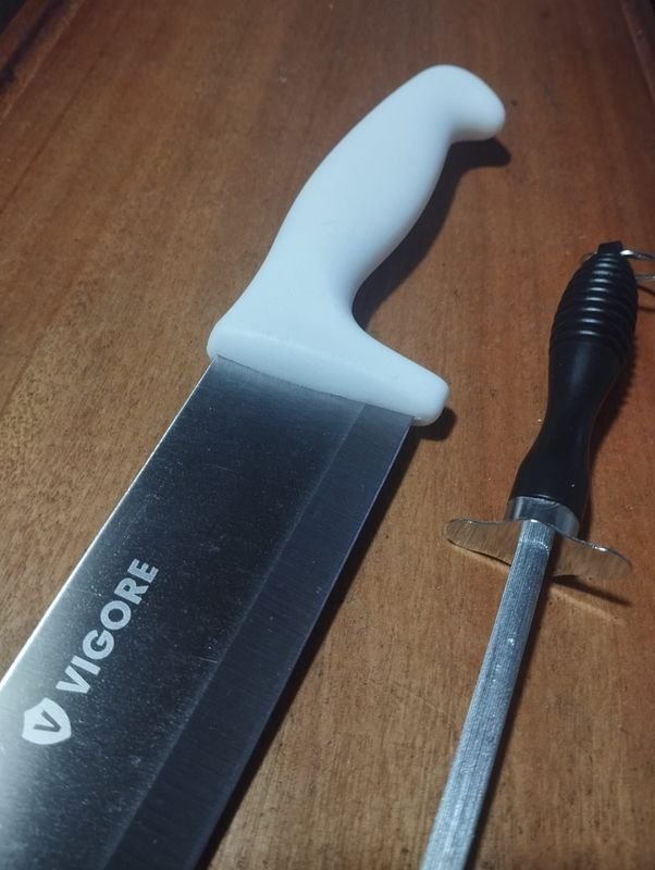 Cuchilla de 24 cm con afilador - imagen 3