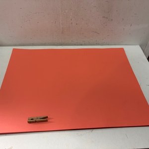 Lote siguiente: 27 Cartulinas Salmón para Manualidades y Arte