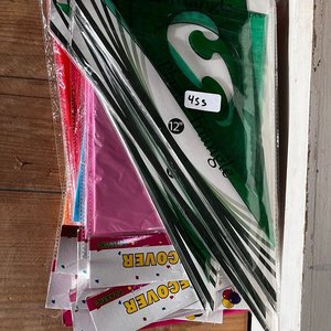 Lote anterior: Lote de Escuadras de Dibujo y Manteles Plásticos de Colores