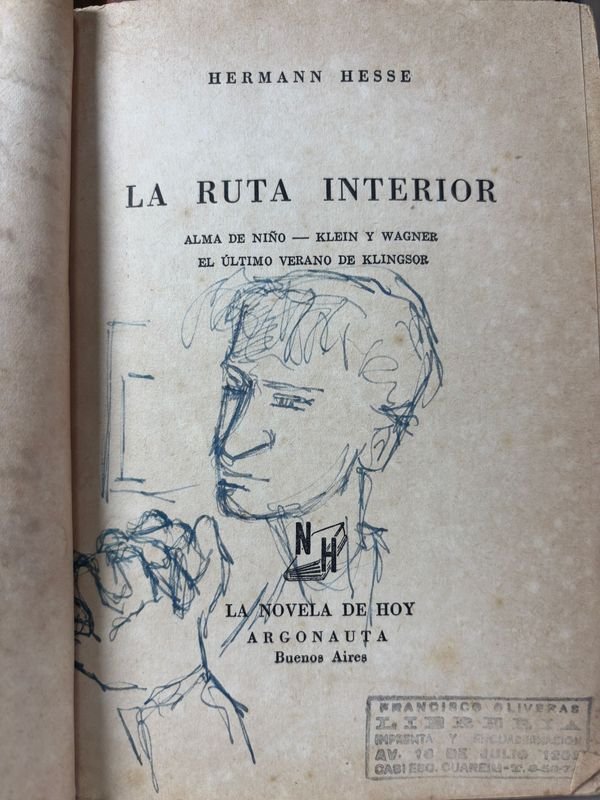 Libros y Estatuas Decorativas en Español - imagen 2