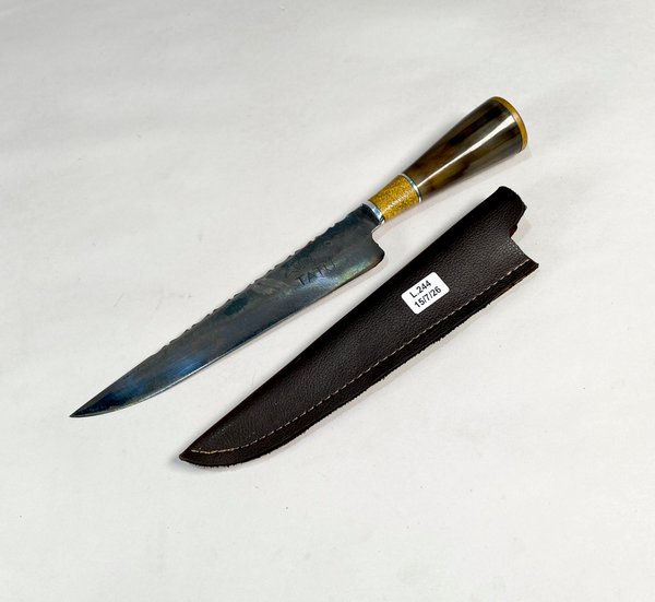 Cuchillo Artesanal con Hoja "Tatú" y Cabo de Resina y Hueso
