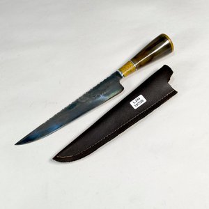 Cuchillo Artesanal con Hoja "Tatú" y Cabo de Resina y Hueso - imagen 1