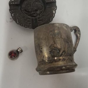 Cenicero y Jarrito Metálico con Colgante - imagen 3