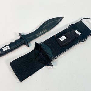 Cuchillo de Caza Smith & Wesson Hoja Curva Empavonada Negra con Vaina - imagen 3