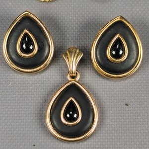 Juego de Joyas: Dije y Caravanas Diseño Gota, Anillos Talla 19 y 20 - imagen 3