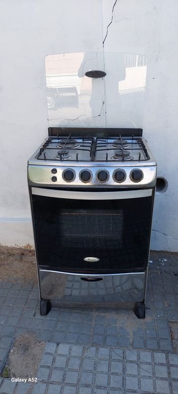 Lote anterior: Cocina de gas con estufa y horno en buen estado
