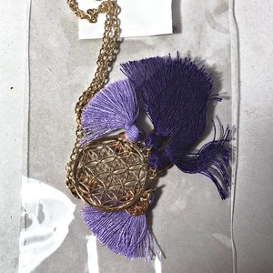 Seis Paquetes de Collares con Dijes Mandala y Borlas - imagen 3