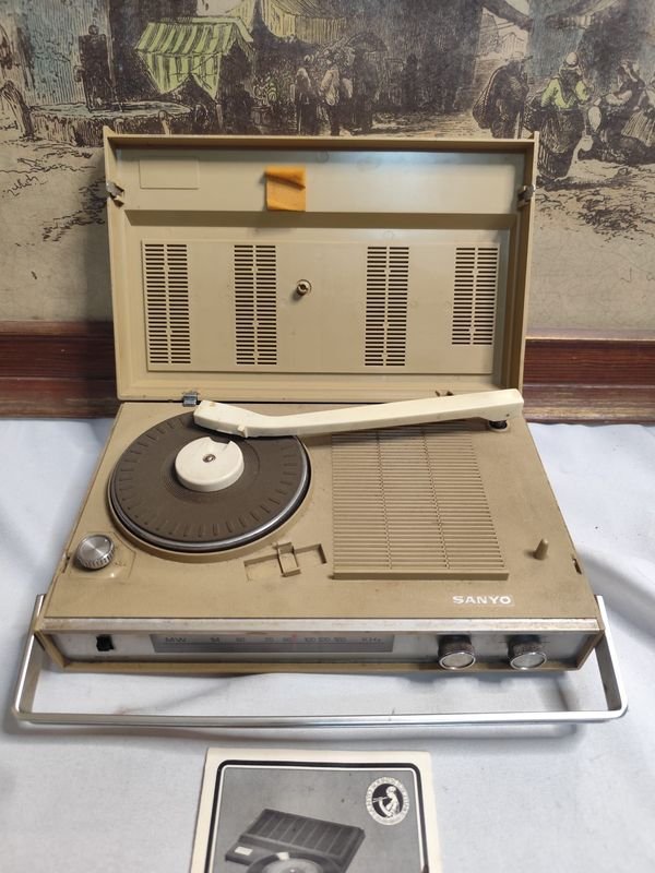 Tocadiscos Sanyo Solid-State con Manual Original - imagen 3