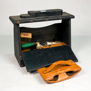 Pie de Zapatero Vintage con Accesorios de Madera y Cuero - imagen 2