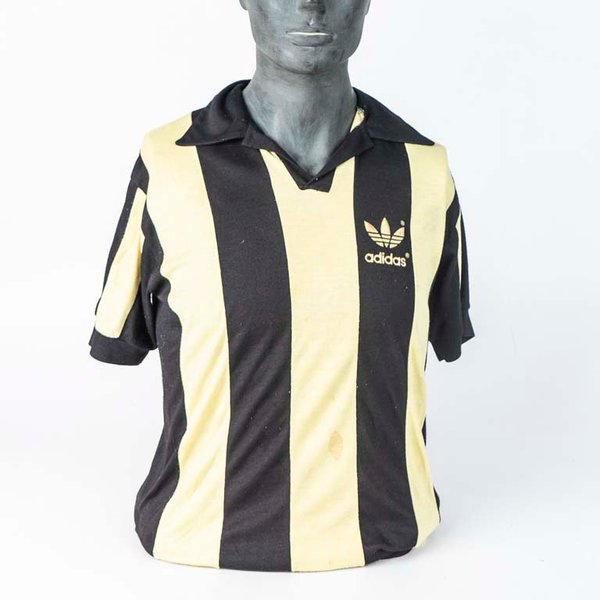 Camiseta de Peñarol de utilería marca adidas N°17 utilizada en el año 1982 - imagen 1