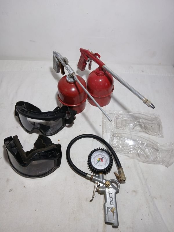 Lote de Accesorios: Pistolas de Lavado, Lentes de Trabajo y Manómetro